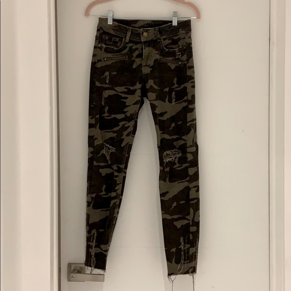 Zara Army Jeans Ripped mid rise